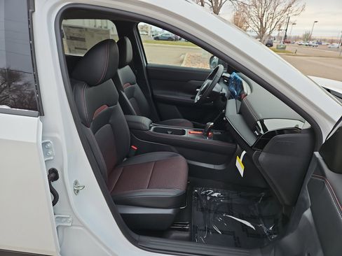 New 2026 Nissan Kicks SR w/ Cold Weather Package image 9