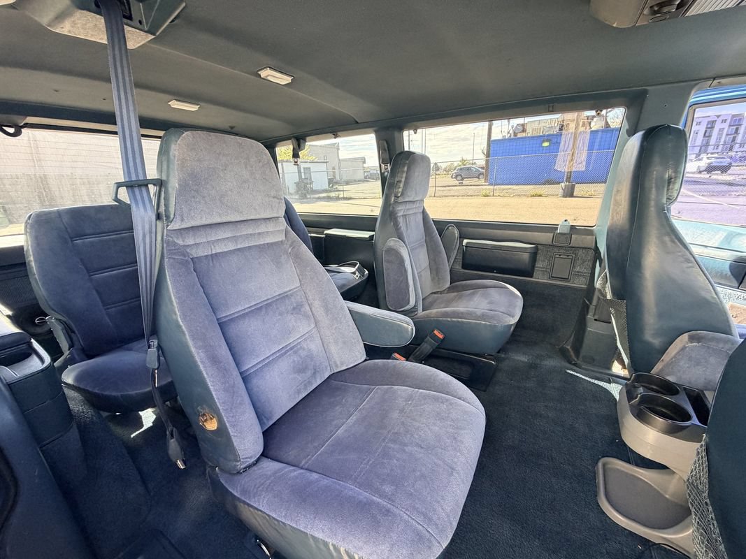 Used 1995 Chevrolet Astro AWD Passenger image 10