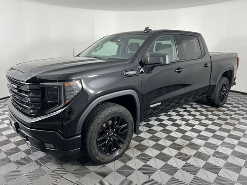 Used 2022 GMC Sierra 1500 Elevation w/ X31 Off-Road Package AWD/4WD image 8
