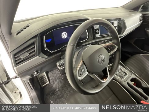 Used 2024 Volkswagen Jetta Sport image 31