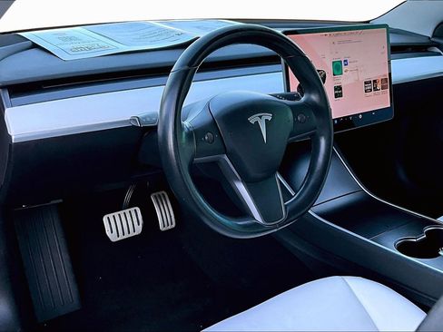 Used 2018 Tesla Model 3 Long Range image 11