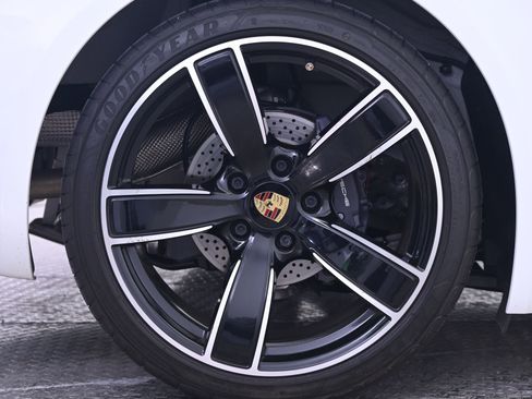 Certified 2019 Porsche 718 Cayman image 13