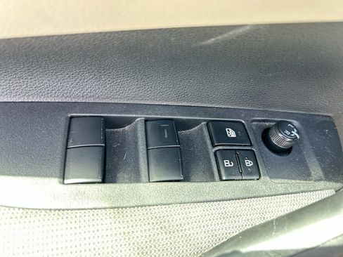 Used 2024 Toyota Corolla LE FWD image 12