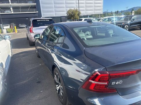 Used 2025 Volvo S60 B5 Plus image 6
