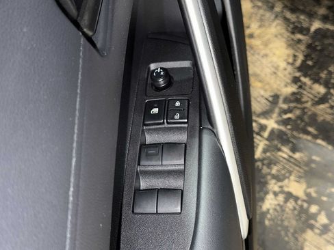 Used 2026 Toyota Corolla Cross LE AWD/4WD image 21