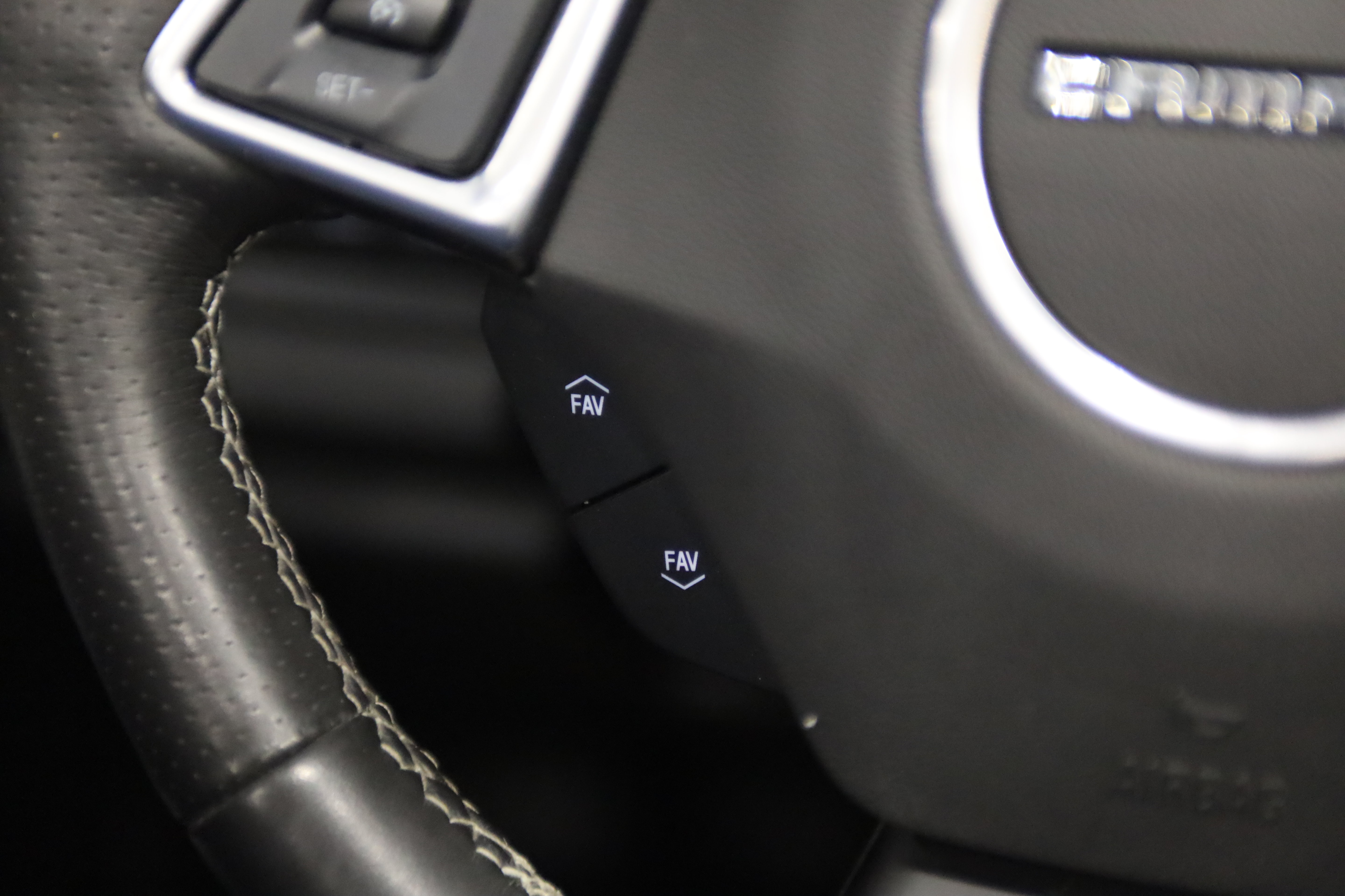 Used 2017 Chevrolet Camaro SS RWD image 31