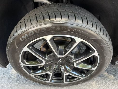 Used 2021 Chevrolet Tahoe RST RWD image 11