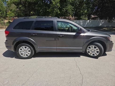 Used 2016 Dodge Journey SE w/ Flexible Seating Group FWD image 7