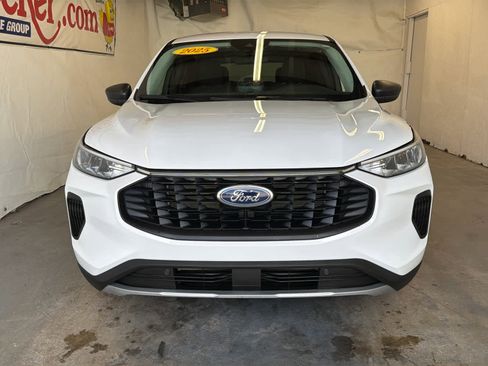 Used 2025 Ford Escape Active image 3
