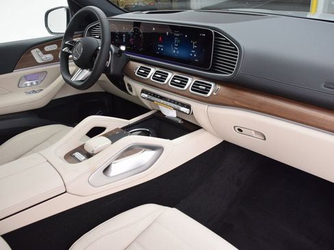 New 2026 Mercedes-Benz GLS 580 4MATIC image 14