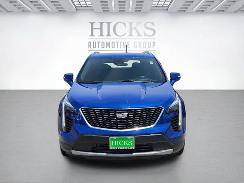 Used 2021 Cadillac XT4 Premium Luxury FWD image 2