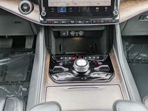 Used 2024 Jeep Grand Wagoneer L 4WD image 18