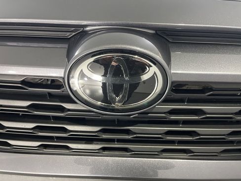 Used 2025 Toyota RAV4 XLE image 36