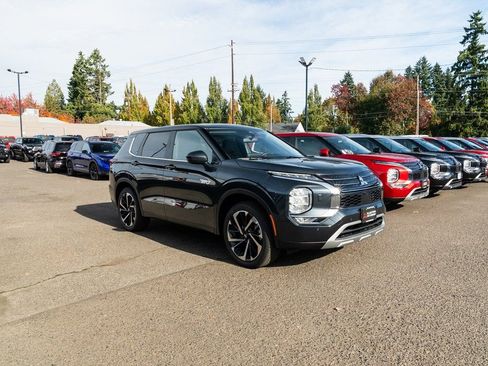New 2025 Mitsubishi Outlander SE image 25