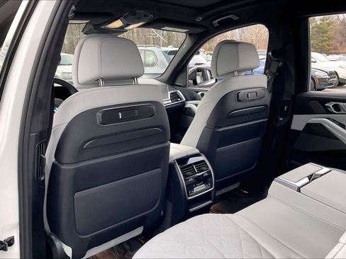 Used 2026 BMW X7 xDrive40i w/ Executive Package image 22