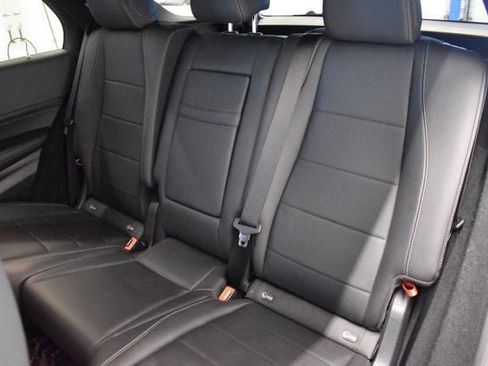 Used 2025 Mercedes-Benz GLE 350 4MATIC w/ AMG Line Exterior image 7