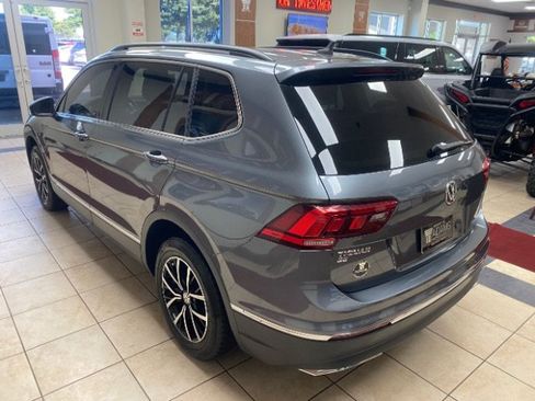 Used 2021 Volkswagen Tiguan SE FWD image 5