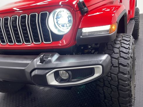 Used 2024 Jeep Wrangler Unlimited Sahara w/ Technology Group AWD/4WD image 27