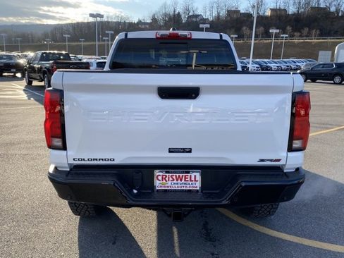 Used 2024 Chevrolet Colorado ZR2 w/ ZR2 Convenience Package III image 4