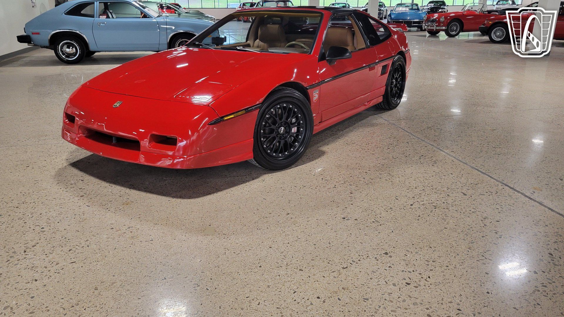Used 1988 Pontiac Fiero GT RWD image 2