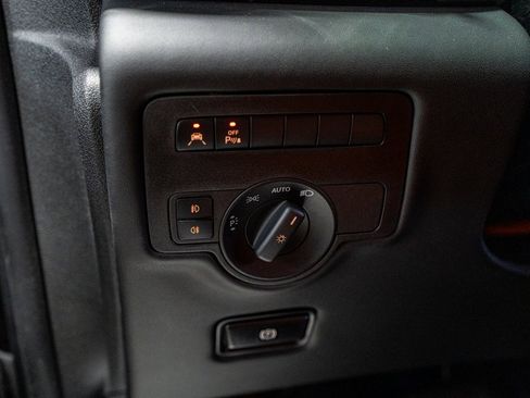 Used 2021 Mercedes-Benz Metris Passenger image 39