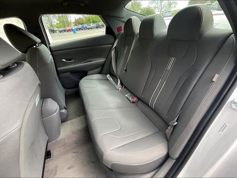 New 2025 Hyundai Elantra SEL image 10