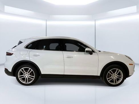 Used 2023 Porsche Cayenne AWD/4WD image 9