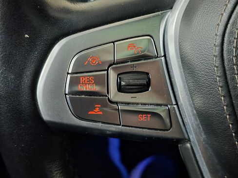 Used 2019 BMW 750i xDrive image 35