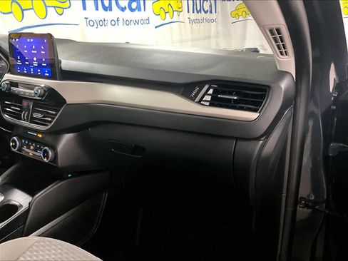 Used 2022 Ford Escape SE w/ Cold Weather Package image 13