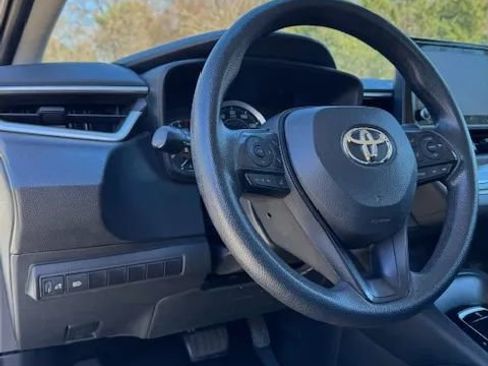 Used 2022 Toyota Corolla LE image 21