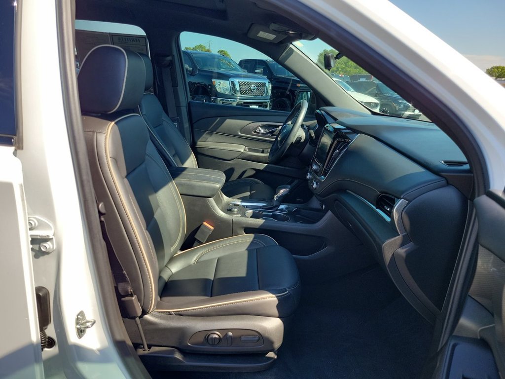 Certified 2023 Chevrolet Traverse Premier w/ Redline Edition FWD image 29