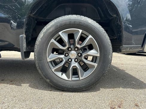 Used 2023 Chevrolet Silverado 1500 LT AWD/4WD image 7