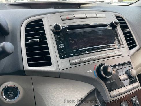Used 2010 Toyota Venza FWD image 22