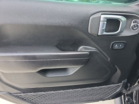 Used 2021 Jeep Gladiator Rubicon image 15