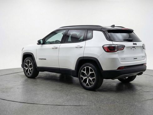 Used 2025 Jeep Compass Limited image 6
