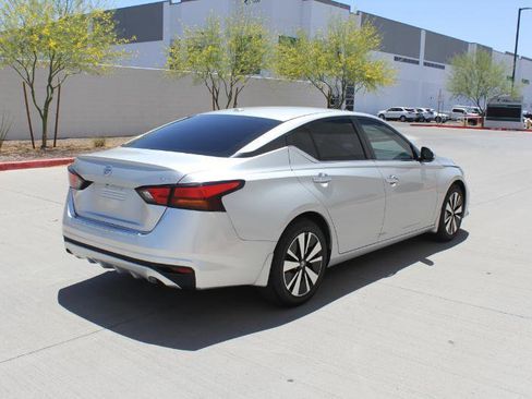 Used 2022 Nissan Altima 2.5 SV FWD image 5