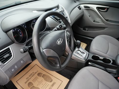 Used 2013 Hyundai Elantra GLS image 12