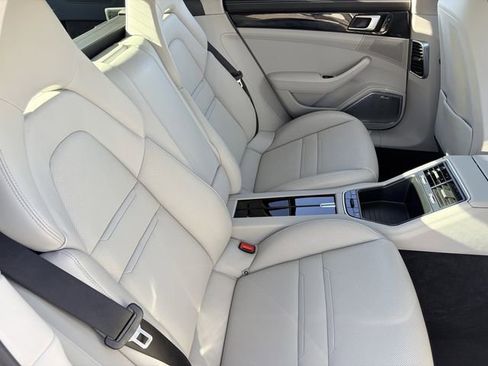 Used 2018 Porsche Panamera 4S image 20
