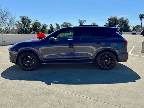 Used 2018 Porsche Cayenne GTS w/ Premium Package Plus AWD/4WD image 9