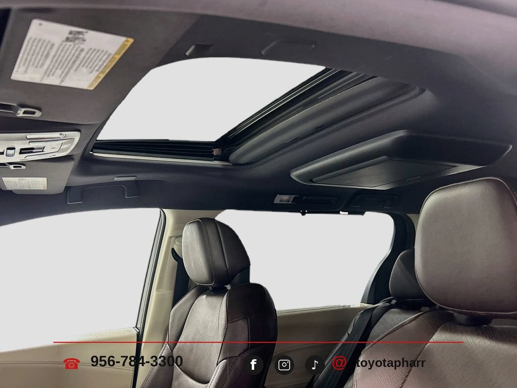 Used 2021 Toyota Sienna Platinum FWD image 22