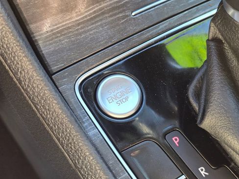 Used 2016 Volkswagen Passat 1.8T SE image 37