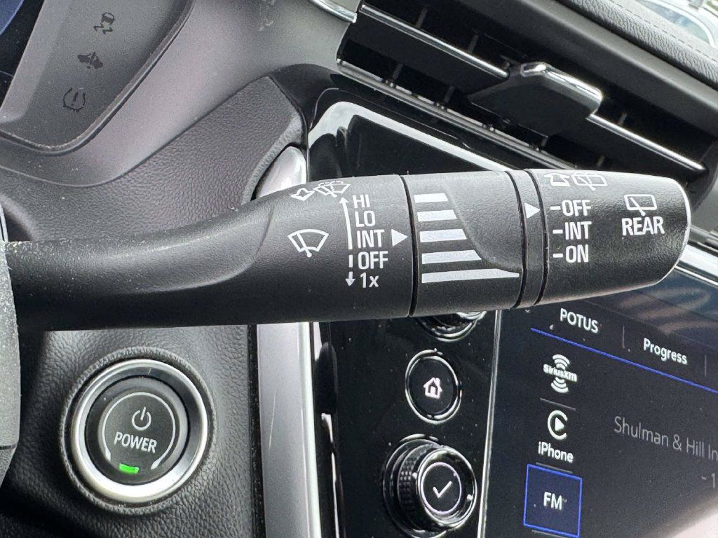 Used 2023 Chevrolet Bolt EUV LT w/ Convenience Package FWD image 22