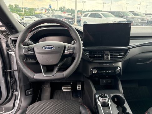 Used 2023 Ford Escape ST-Line w/ Tech Pack #1 AWD/4WD image 13