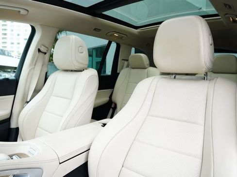 Used 2023 Mercedes-Benz GLS 450 4MATIC image 21