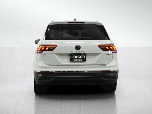 Used 2024 Volkswagen Tiguan SE AWD/4WD image 4