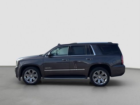 Used 2017 GMC Yukon Denali w/ Open Road Package AWD/4WD image 3
