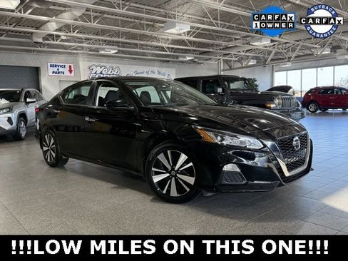 Used 2022 Nissan Altima 2.5 SV image 2