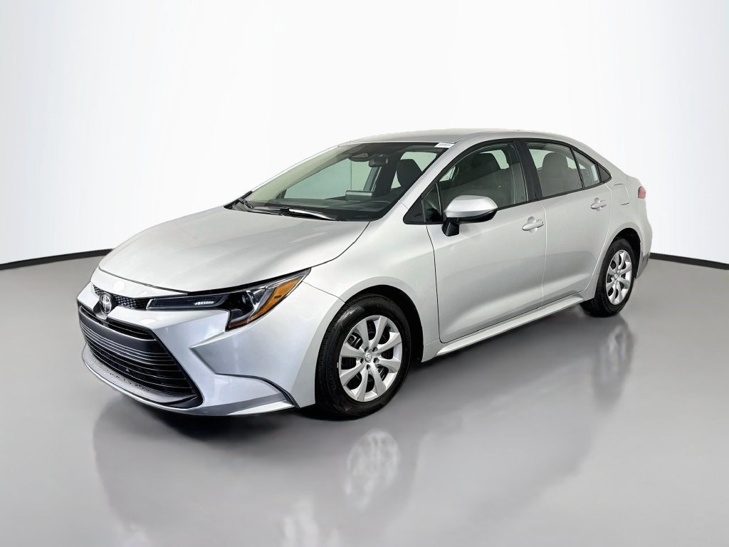 Used 2025 Toyota Corolla LE FWD image 4