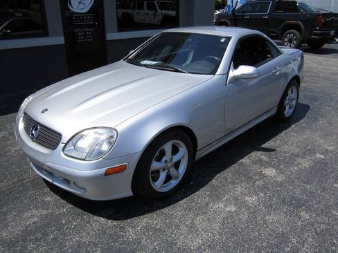 Used 2001 Mercedes-Benz SLK 320 image 2