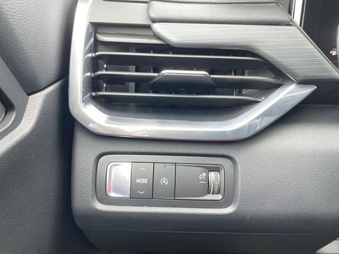 Used 2026 GMC Acadia Elevation w/ Elevation Premium Package FWD image 18